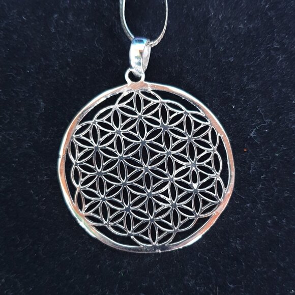 Vintage Sterling Silver “Flower of Life” Pendant with Herringbone Chain Necklace - Picture 7 of 13